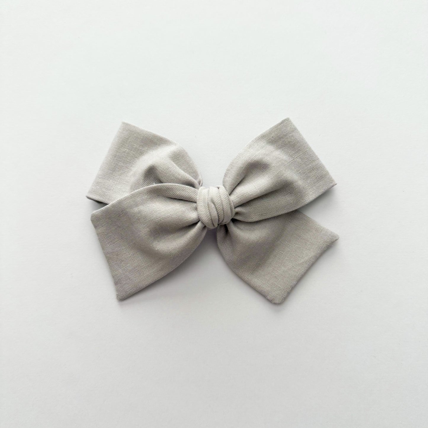 Fog Hand-tied Bow