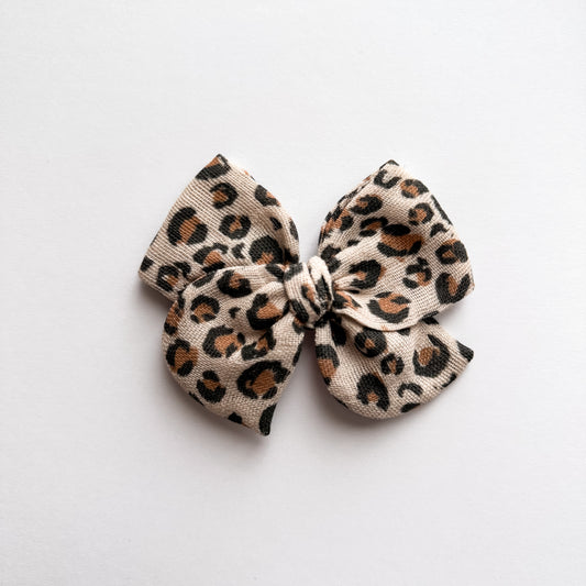 Leopard Gauze Hand-tied Bow