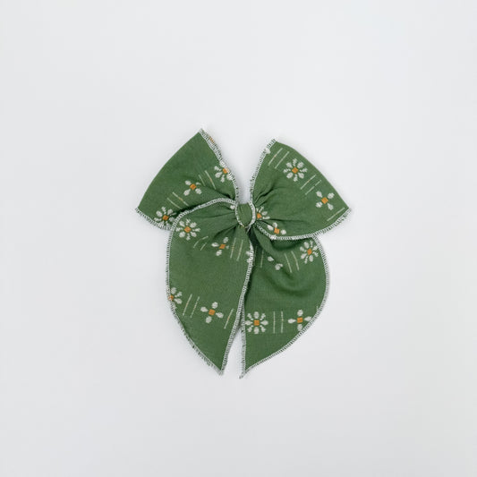 Green Daisy Fable Bow