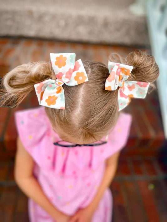 Bright Daisies Crepe Hand-tied Bow