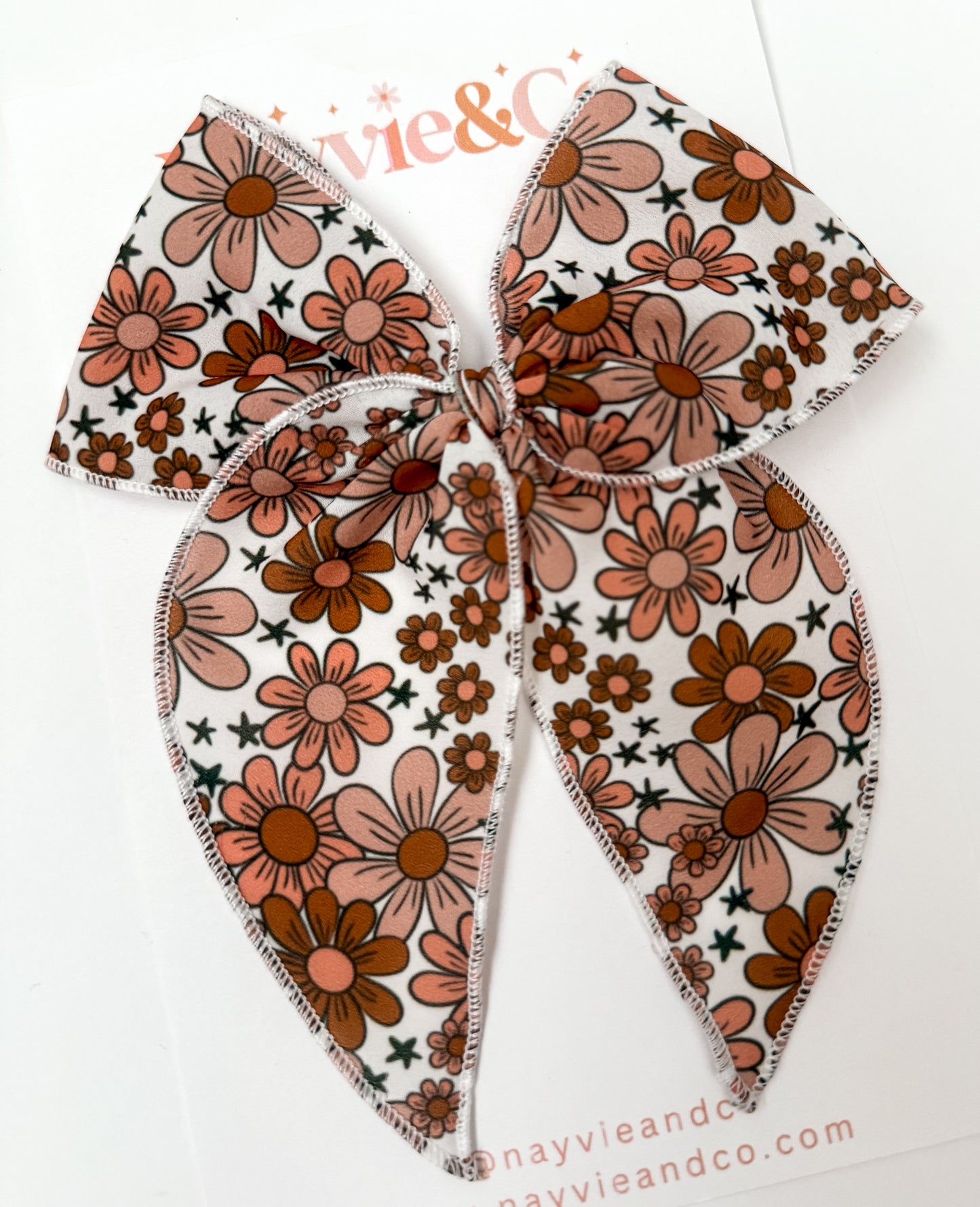 Retro Daisies Fable Bow
